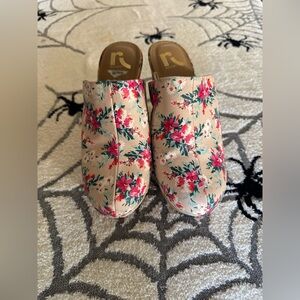 Floral Slip-On Chunck Heels